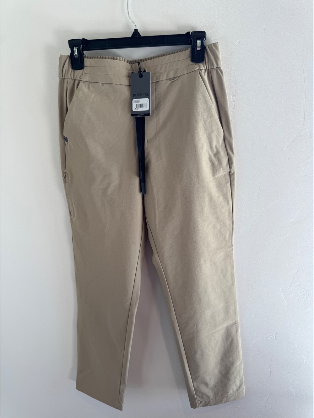 FIGS Women’s Slim Scrub Pants Tan Khaki Size Small NWT
